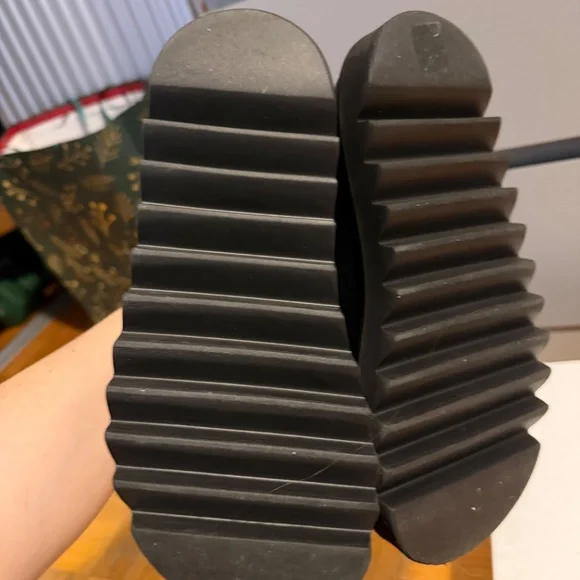 Toga pulla - Picture 3 of 4